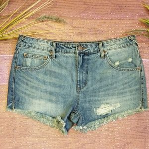 🌺 DISTRESSED CUTOFF JEAN SHORTS